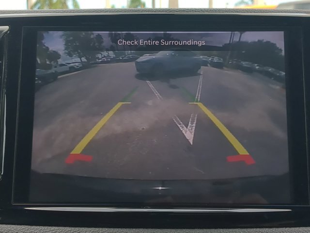 Used 2025 Chrysler Pacifica Limited FWD image 26
