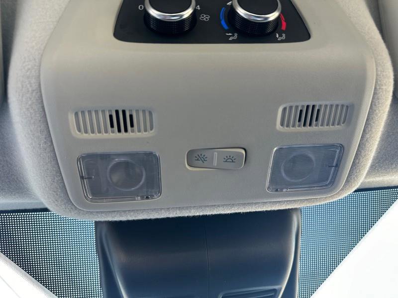 Used 2021 Ford Transit 350 XLT image 17