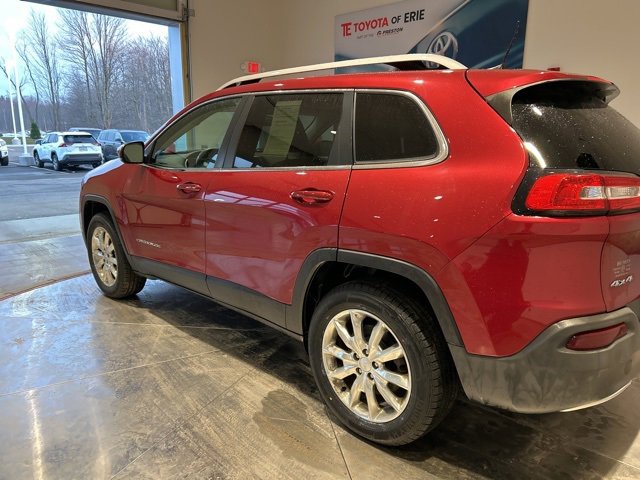 Used 2017 Jeep Cherokee Limited image 4