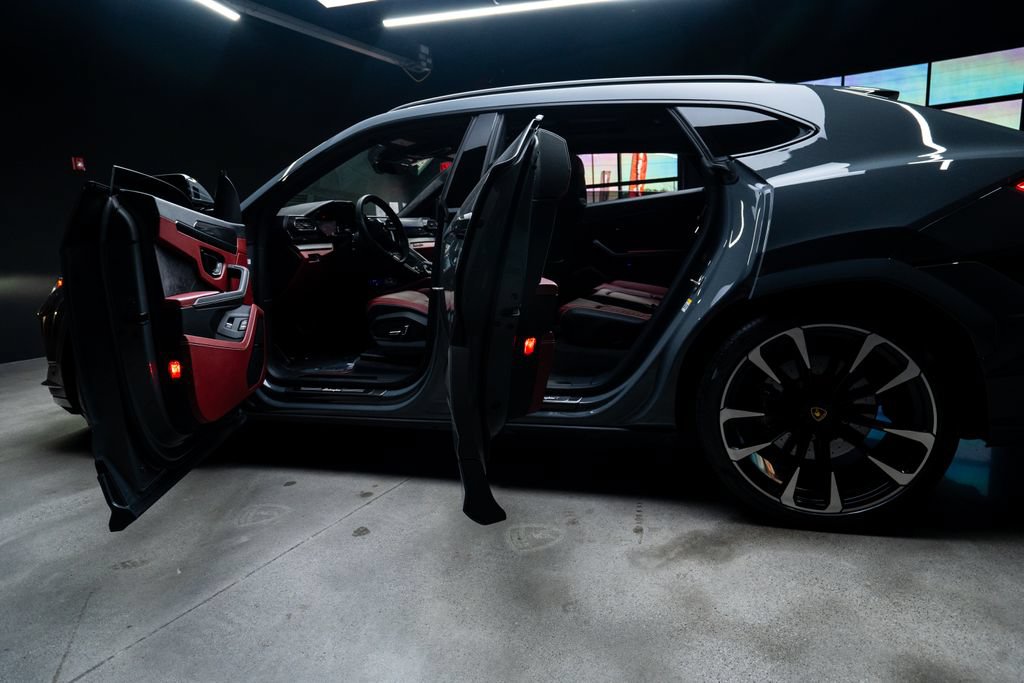 Used 2023 Lamborghini Urus S AWD/4WD image 24