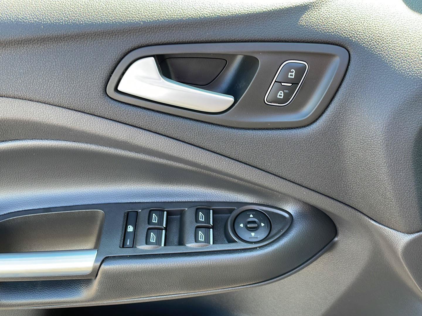 Used 2019 Ford Escape SE AWD/4WD image 12