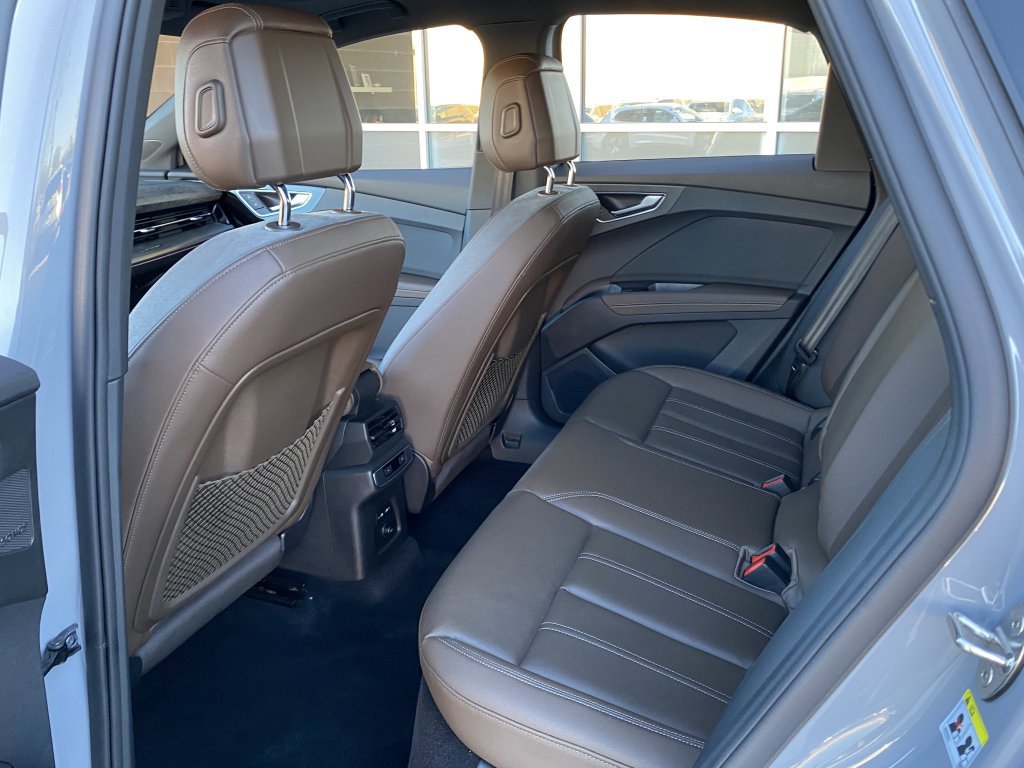 Used 2023 Audi Q4 e-tron Prestige image 16