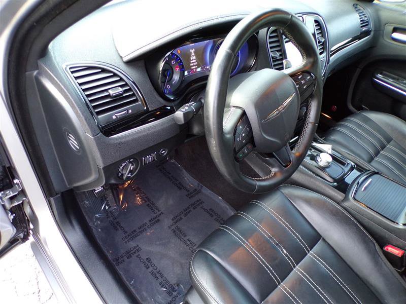 Used 2017 Chrysler 300 S image 32