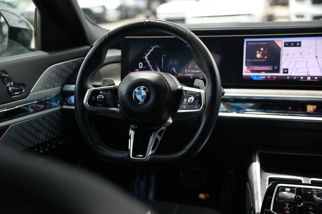 Used 2023 BMW 760i xDrive AWD/4WD image 25