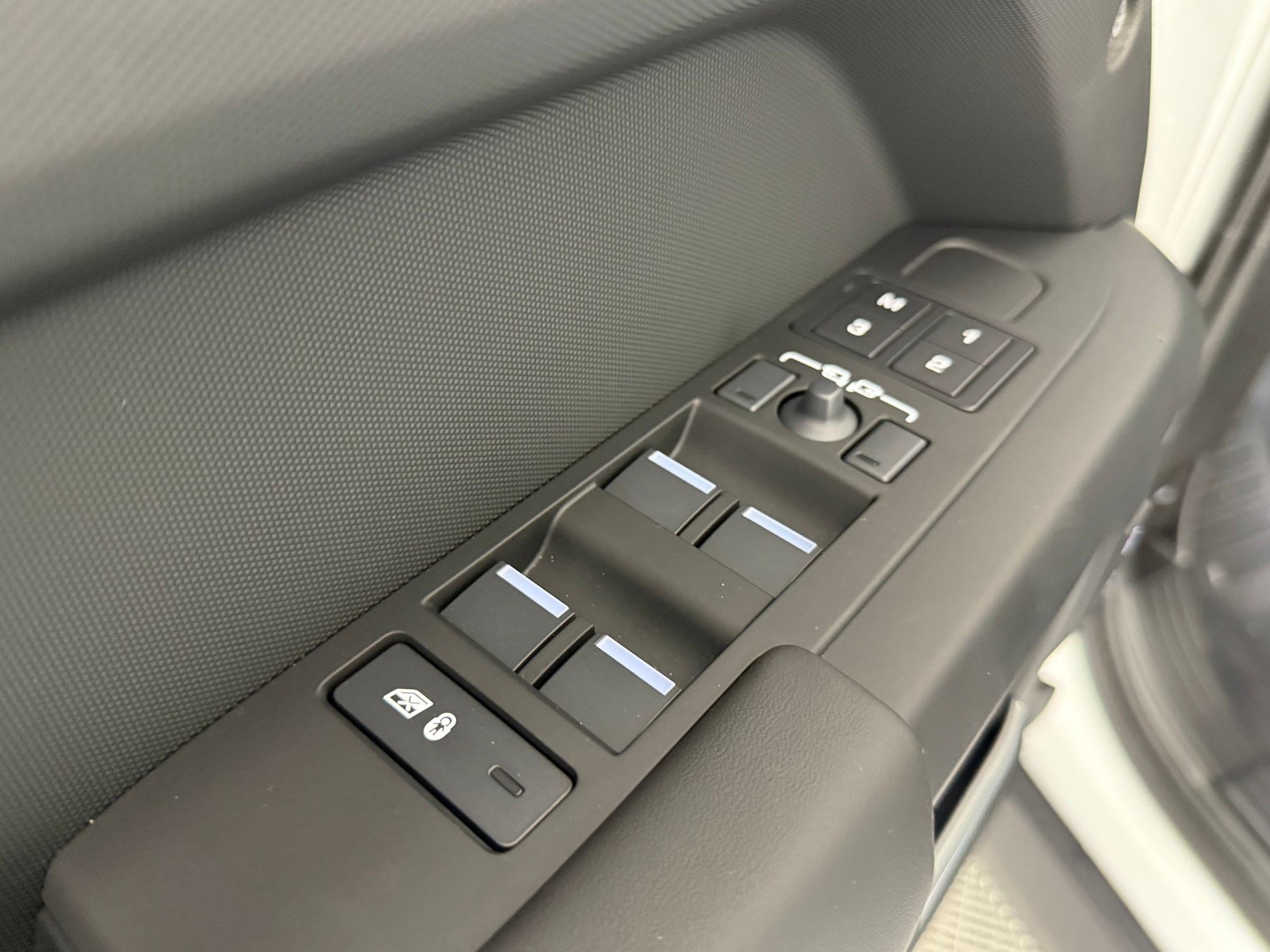 New 2026 Land Rover Defender 110 S AWD/4WD image 12