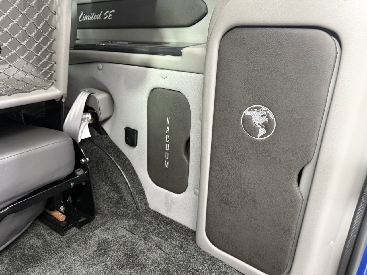 Used 2018 GMC Savana 2500 w/ Enhanced Convenience Package RWD image 20