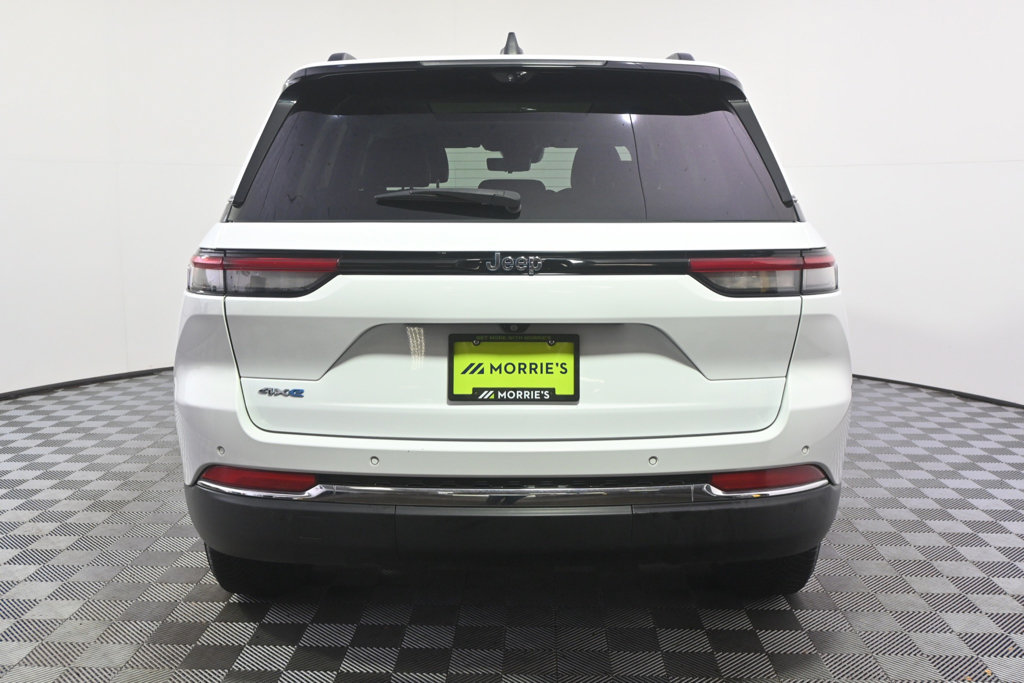 Used 2022 Jeep Grand Cherokee Limited 4xe w/ Luxury Tech Group II AWD/4WD image 4