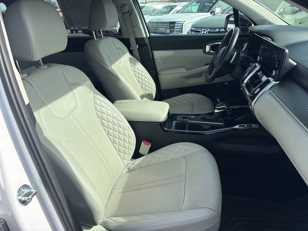Used 2023 Kia Sorento SX image 12