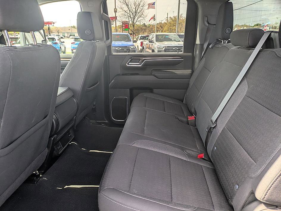 Used 2024 Chevrolet Silverado 2500 LT AWD/4WD image 28