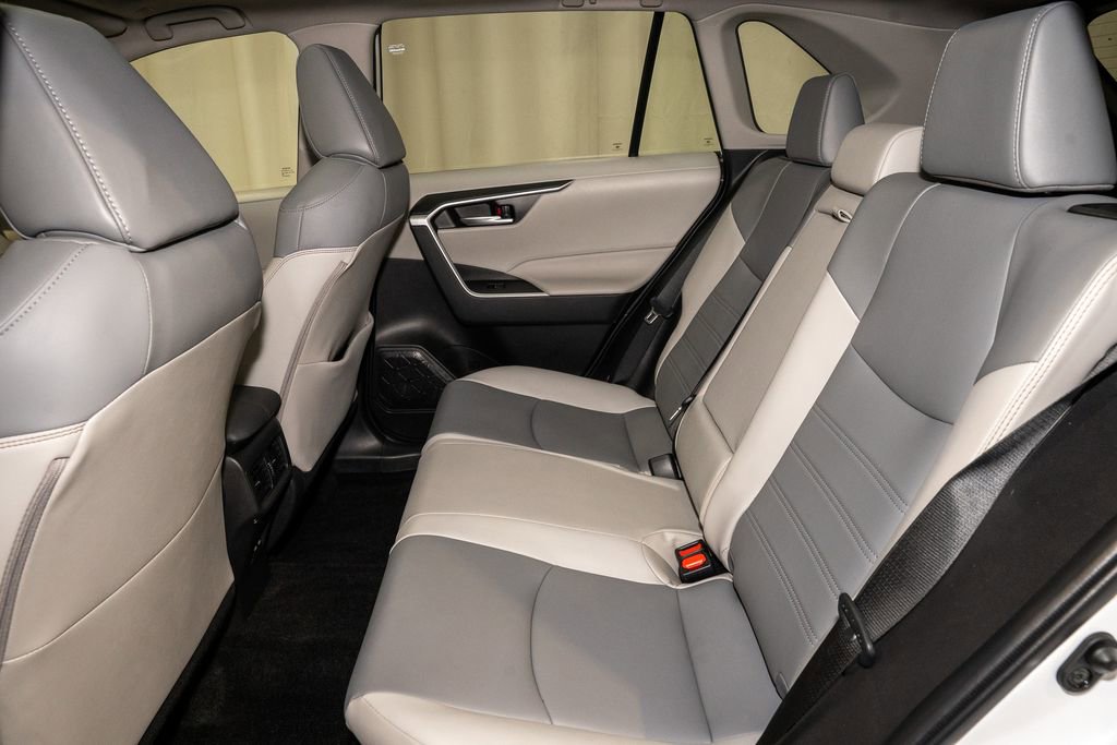 Used 2024 Toyota RAV4 XLE Premium image 9