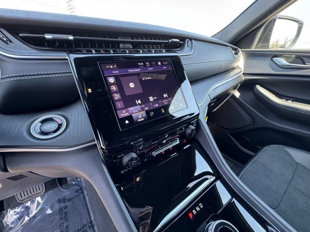 New 2025 Jeep Grand Cherokee Altitude AWD/4WD image 27