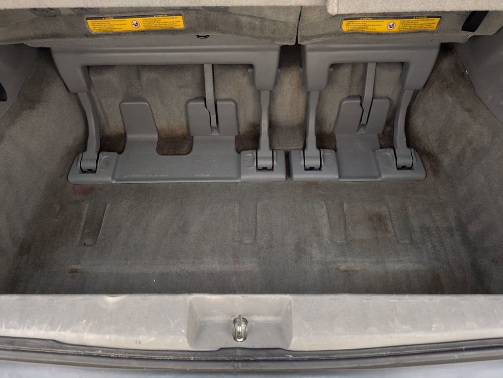 Used 2013 Toyota Sienna LE image 32