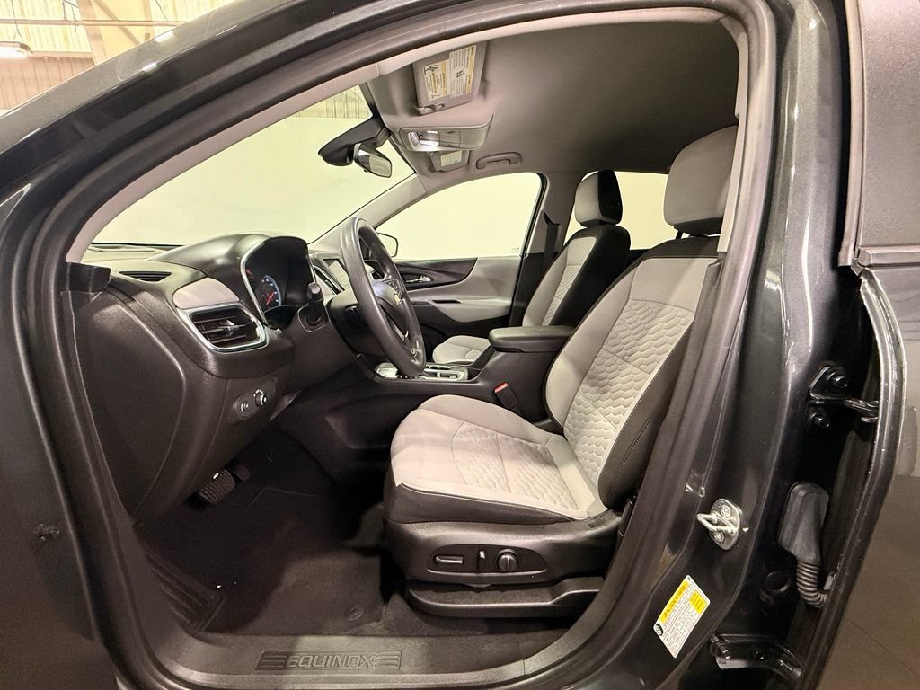 Used 2020 Chevrolet Equinox LS w/ LS Convenience Package FWD image 17