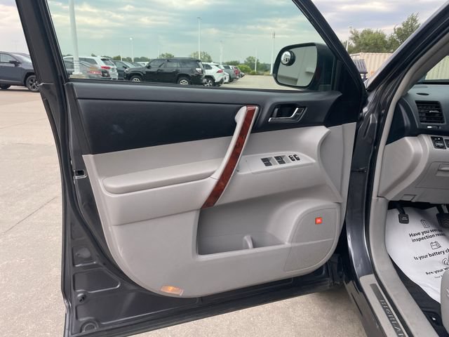 Used 2013 Toyota Highlander Limited FWD image 20