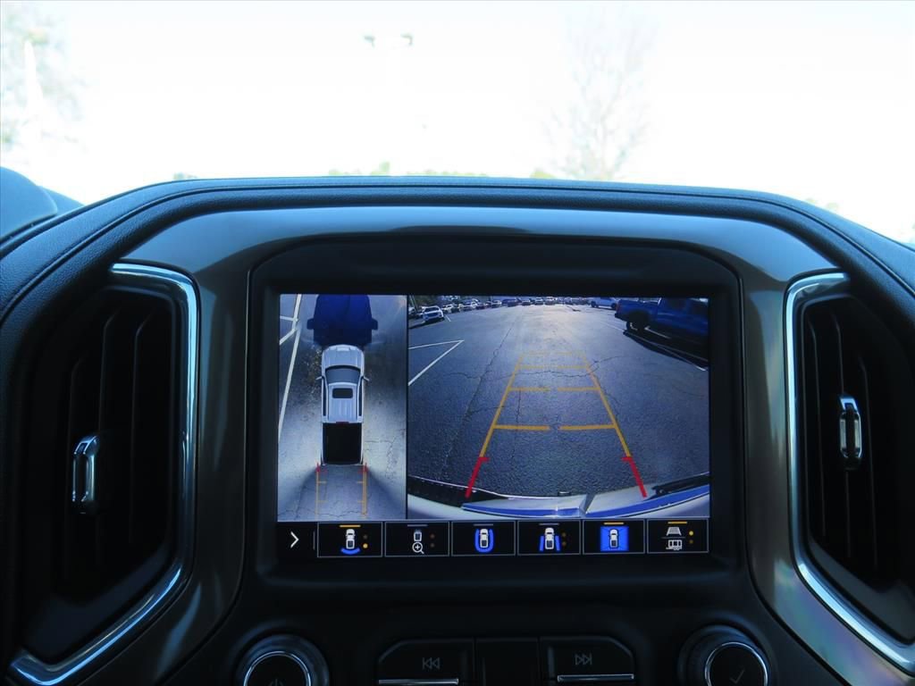 Used 2022 Chevrolet Silverado 1500 High Country w/ Technology Package image 12