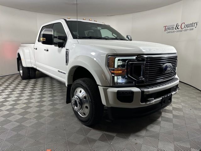 Used 2022 Ford F450 Platinum w/ FX4 Off-Road Package image 3