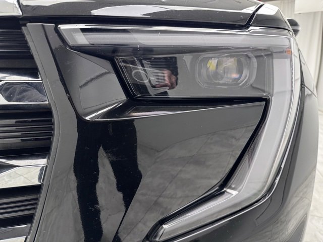 Used 2024 GMC Acadia Elevation image 13