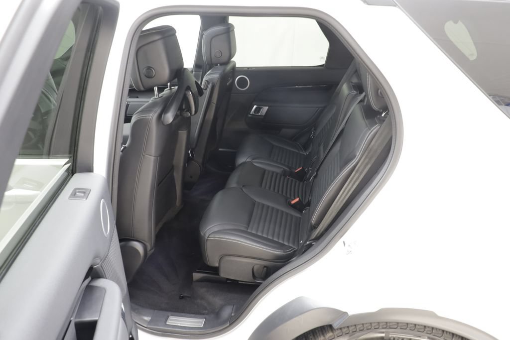 Certified 2026 Land Rover Discovery S AWD/4WD image 16