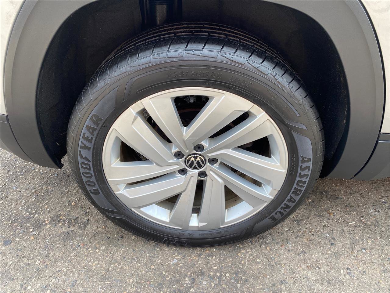 Used 2021 Volkswagen Atlas Cross Sport SE image 16