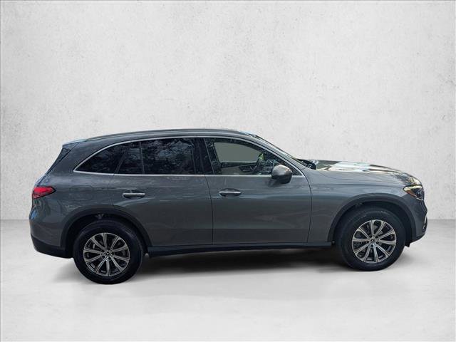 Used 2023 Mercedes-Benz GLC 300 4MATIC image 4