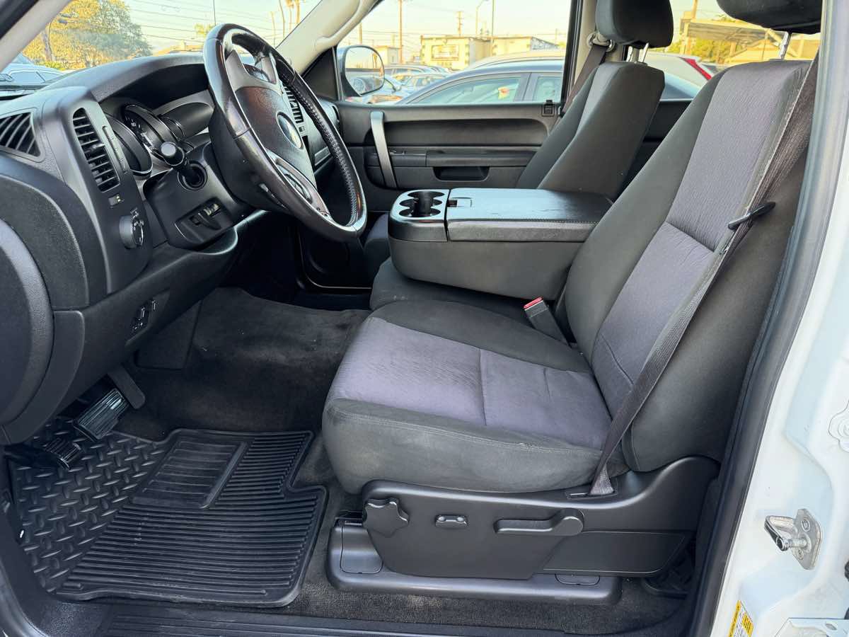 Used 2011 Chevrolet Silverado 1500 LT w/ Regional Value Package AWD/4WD image 22