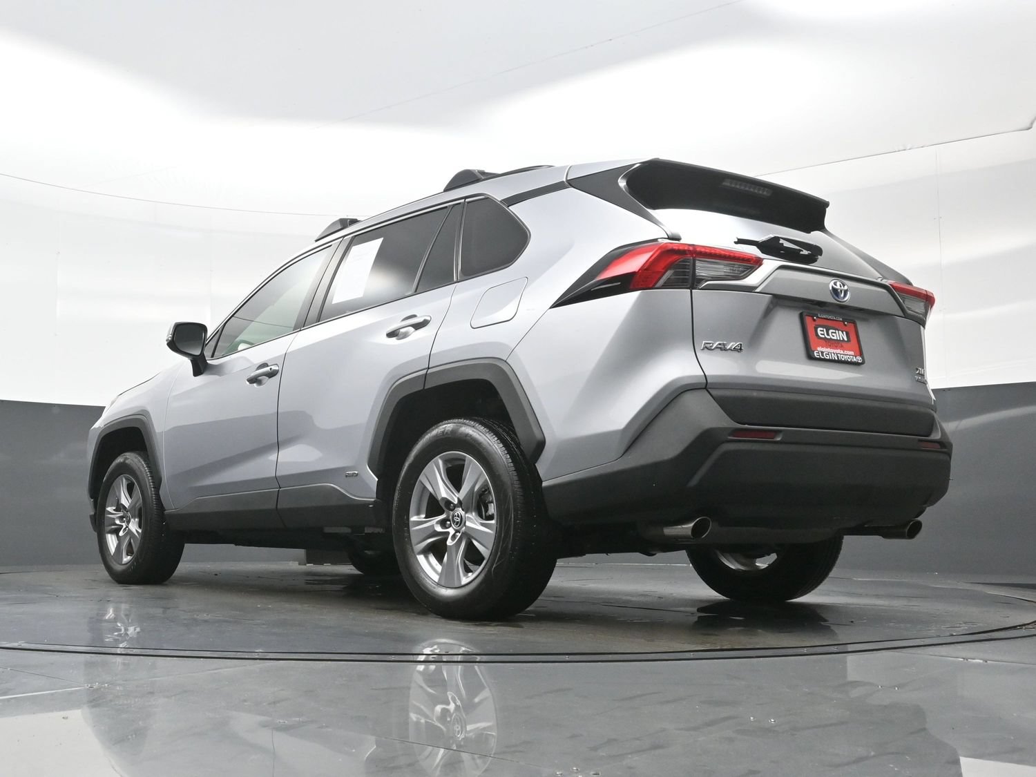 Used 2022 Toyota RAV4 XLE w/ Convenience Package AWD/4WD image 30