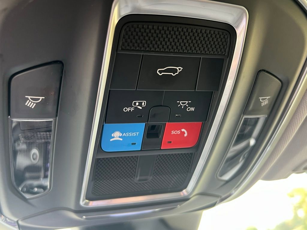 Used 2022 Jeep Grand Cherokee Limited image 31