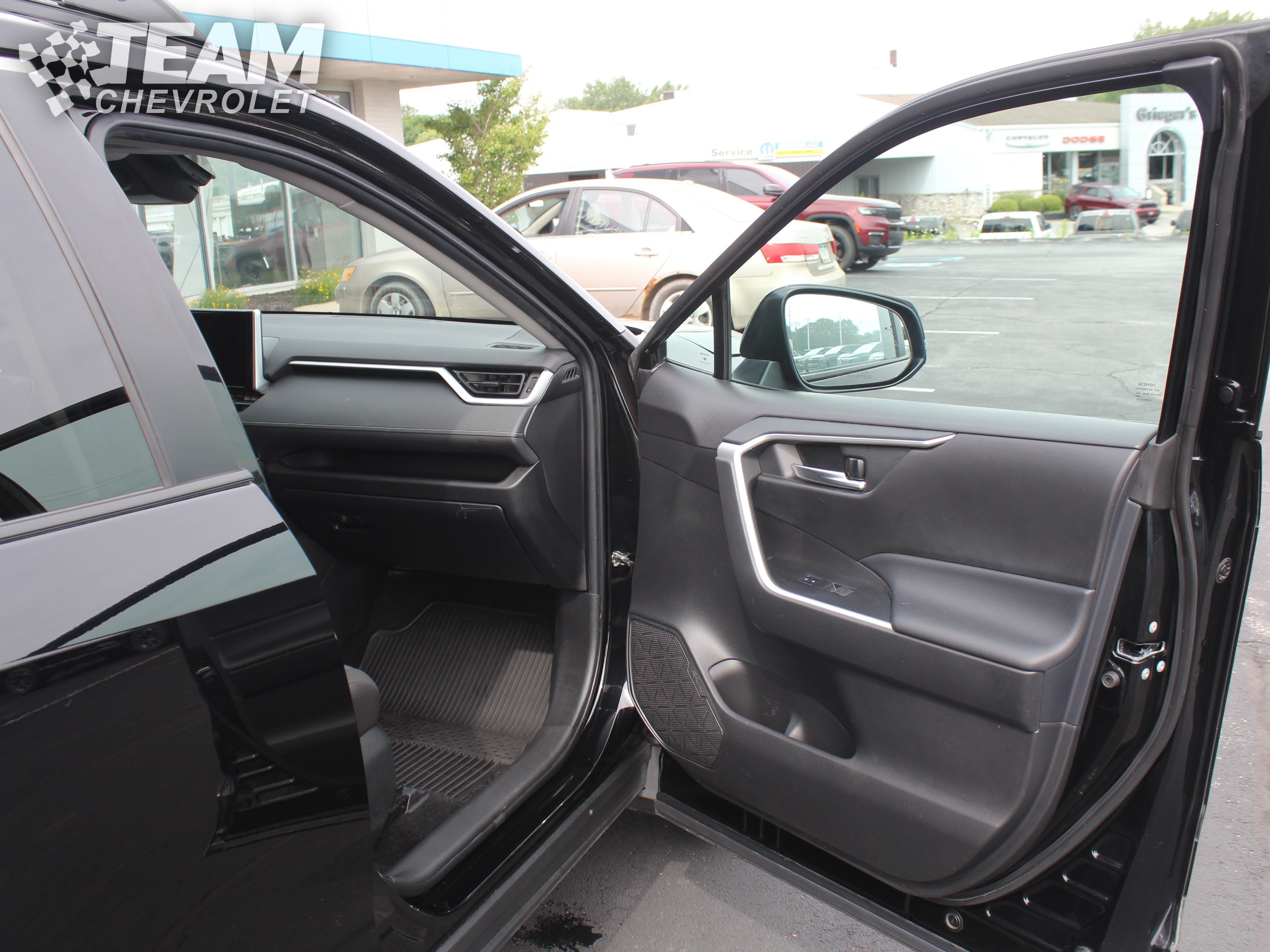 Used 2023 Toyota RAV4 XLE w/ Convenience Package AWD/4WD image 26