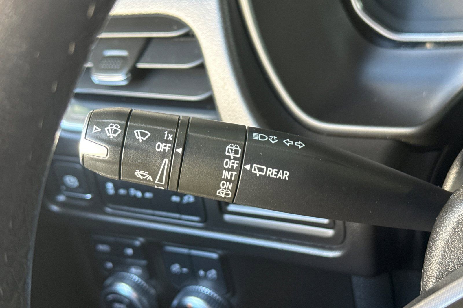 Used 2021 GMC Yukon SLE AWD/4WD image 37