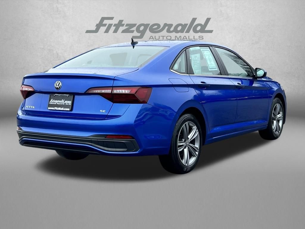 Used 2024 Volkswagen Jetta SE image 7