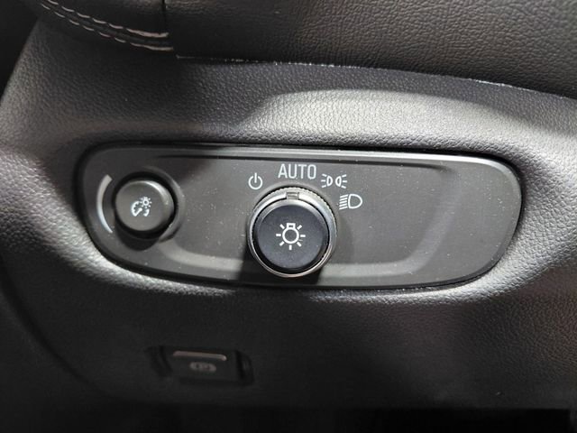 Certified 2025 Chevrolet Blazer LT AWD/4WD image 32
