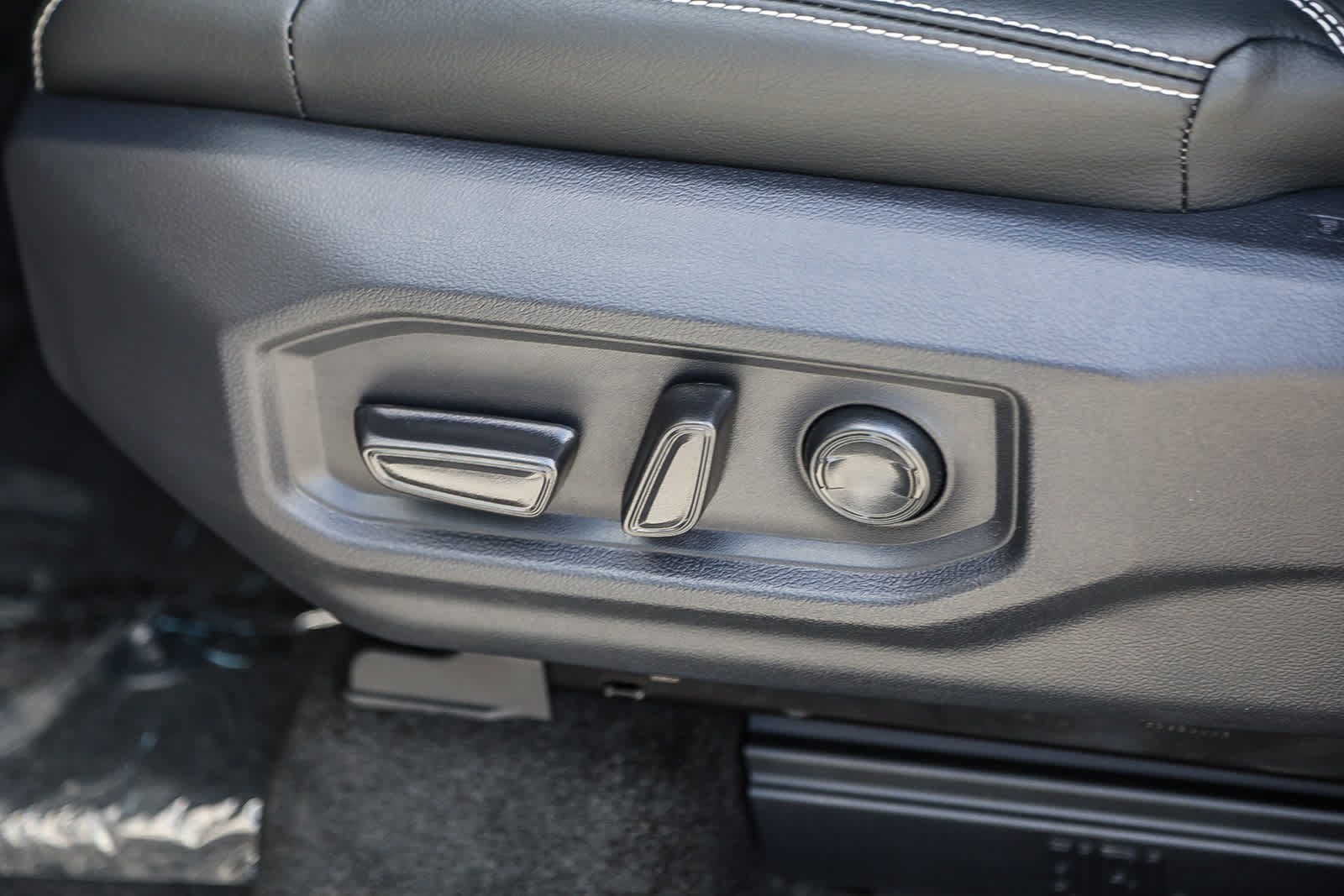 New 2026 Toyota Tundra Limited AWD/4WD image 21