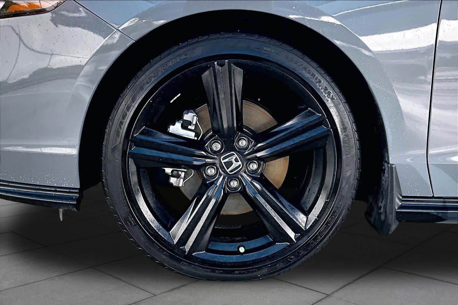 Used 2025 Honda Accord Sport image 9