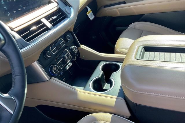 Used 2023 Chevrolet Suburban Premier AWD/4WD image 17