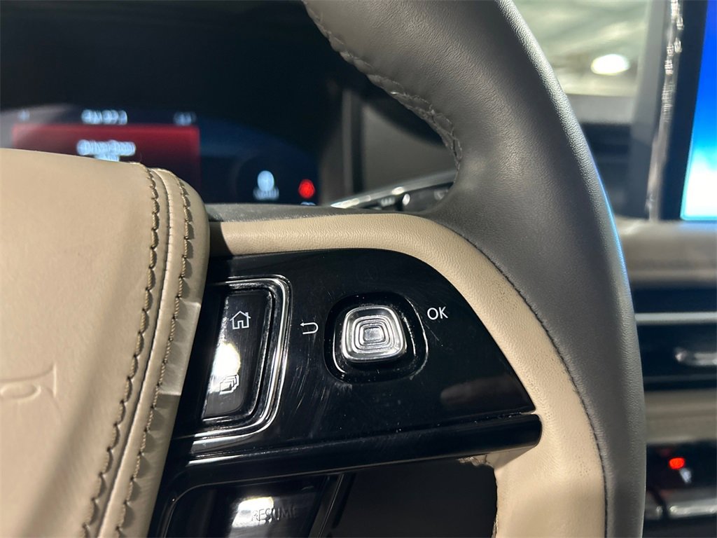 Used 2022 Lincoln Aviator AWD w/ Premium Package image 12