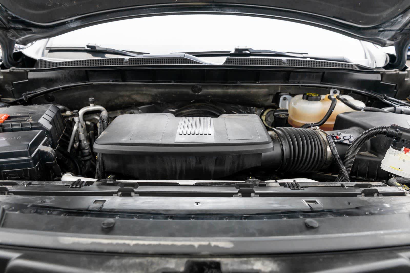 Used 2024 Chevrolet Suburban Premier AWD/4WD image 9