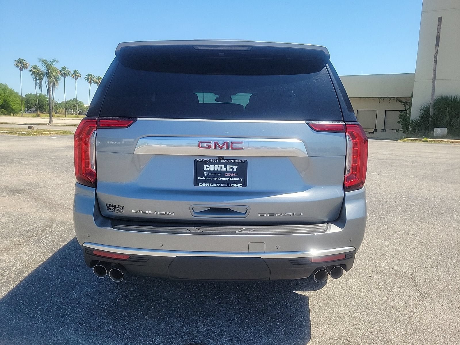 Used 2023 GMC Yukon Denali AWD/4WD image 9