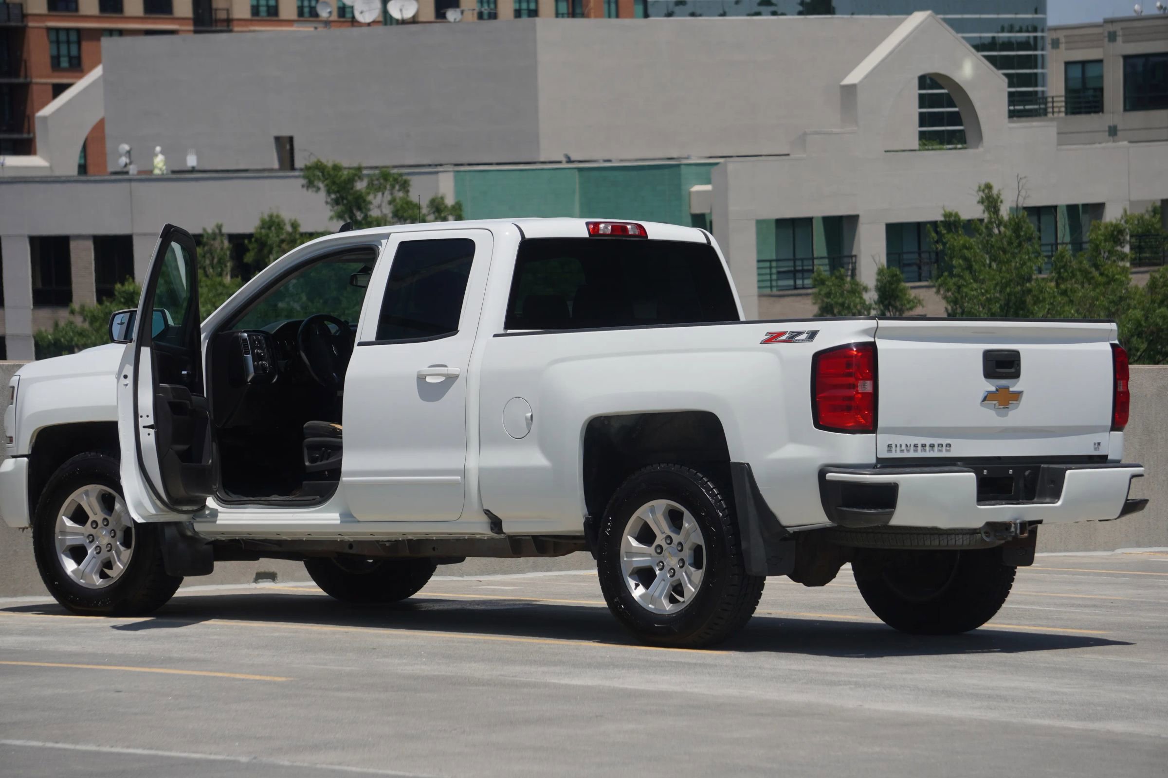 Used 2016 Chevrolet Silverado 1500 LT w/ All Star Edition image 34