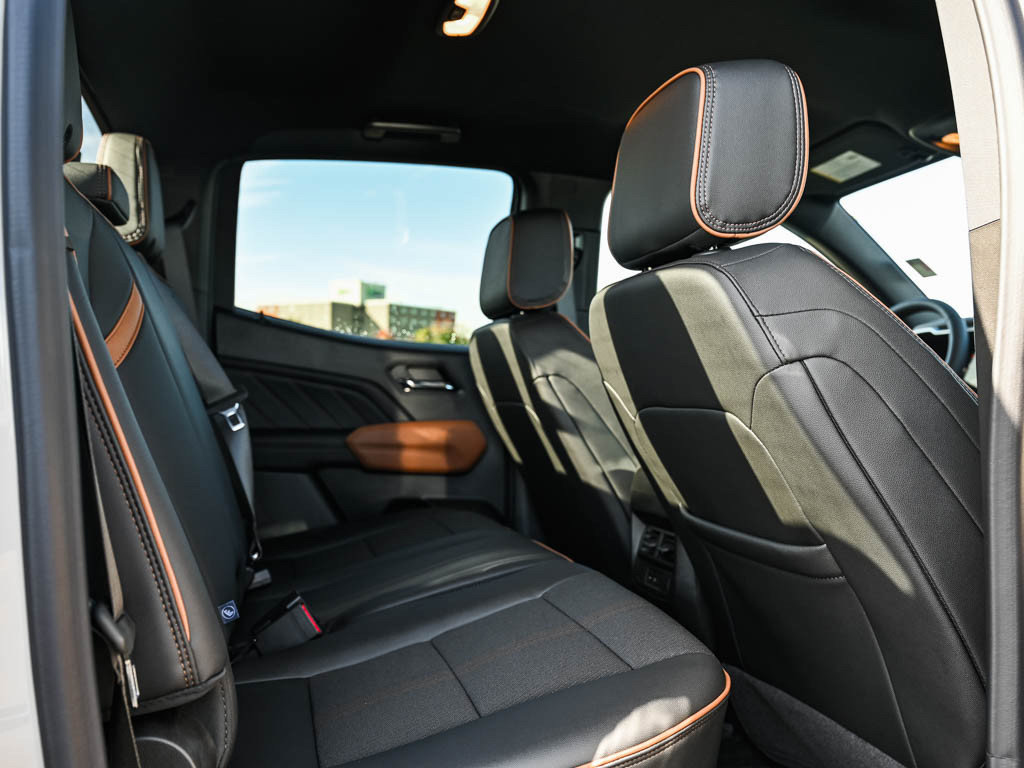 New 2026 GMC Canyon AT4 w/ Nightfall Essentials Package AWD/4WD image 10