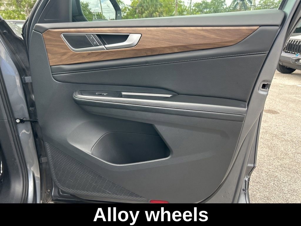 Used 2024 Volkswagen Atlas SE image 25