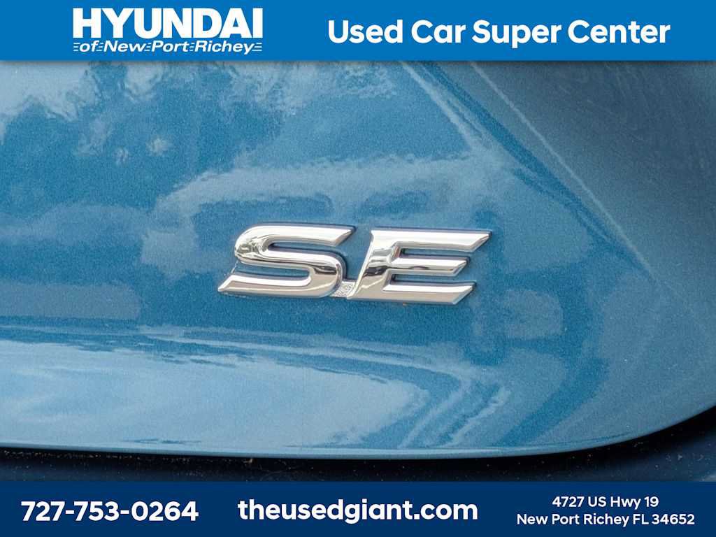 Used 2025 Toyota Camry SE FWD image 13