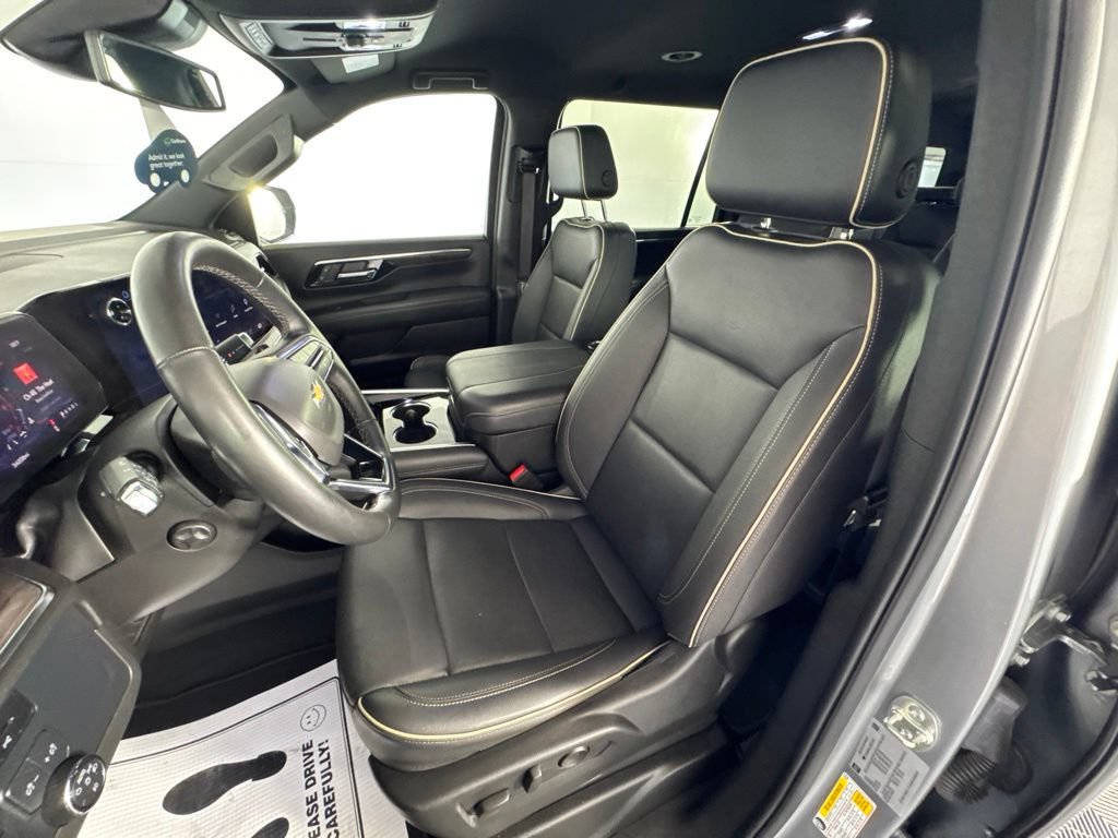 Certified 2025 Chevrolet Suburban Premier AWD/4WD image 22