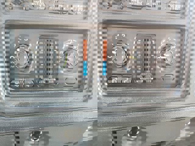 Used 2005 Chevrolet Silverado 2500 w/ Heavy-Duty Power Package image 15