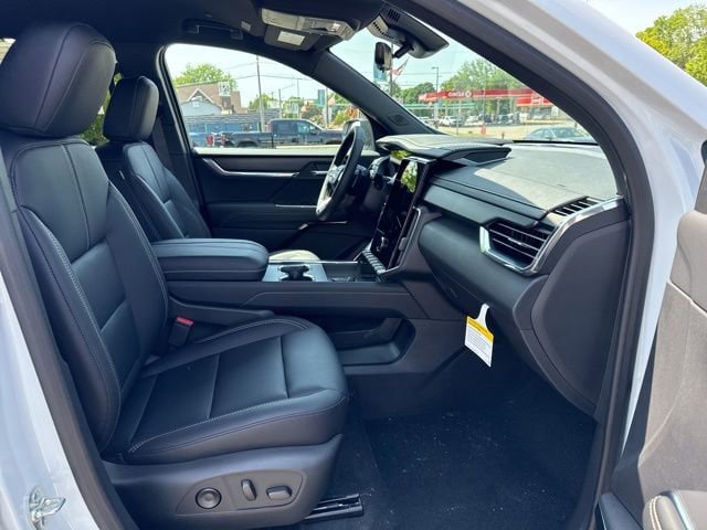 New 2026 GMC Acadia Elevation w/ Black Edition AWD/4WD image 9