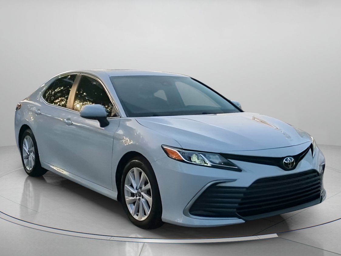 Used 2023 Toyota Camry LE FWD image 2