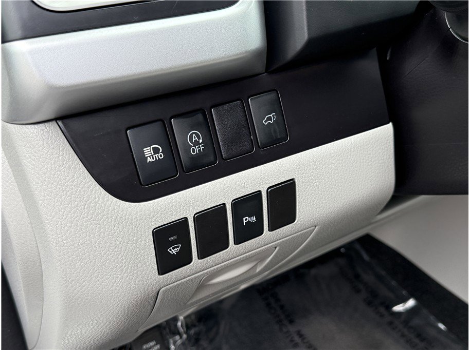 Used 2018 Toyota Highlander Limited AWD/4WD image 22