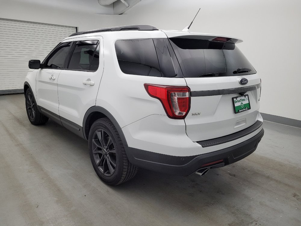 Used 2018 Ford Explorer XLT w/ Equipment Group 202A FWD image 5