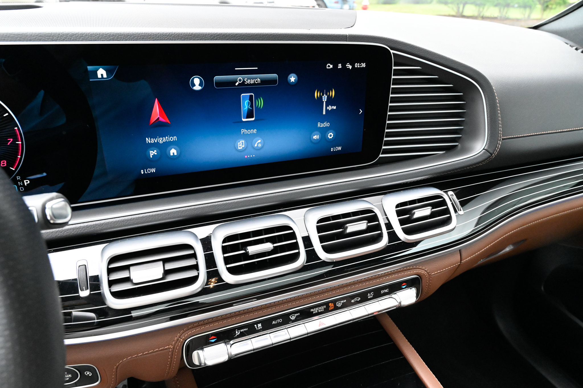 Used 2025 Mercedes-Benz GLS 580 4MATIC image 29