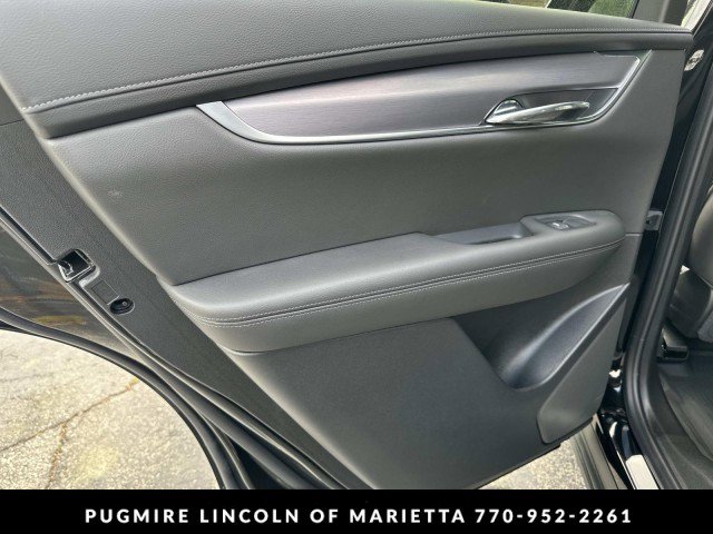 Used 2025 Cadillac XT6 Luxury image 16