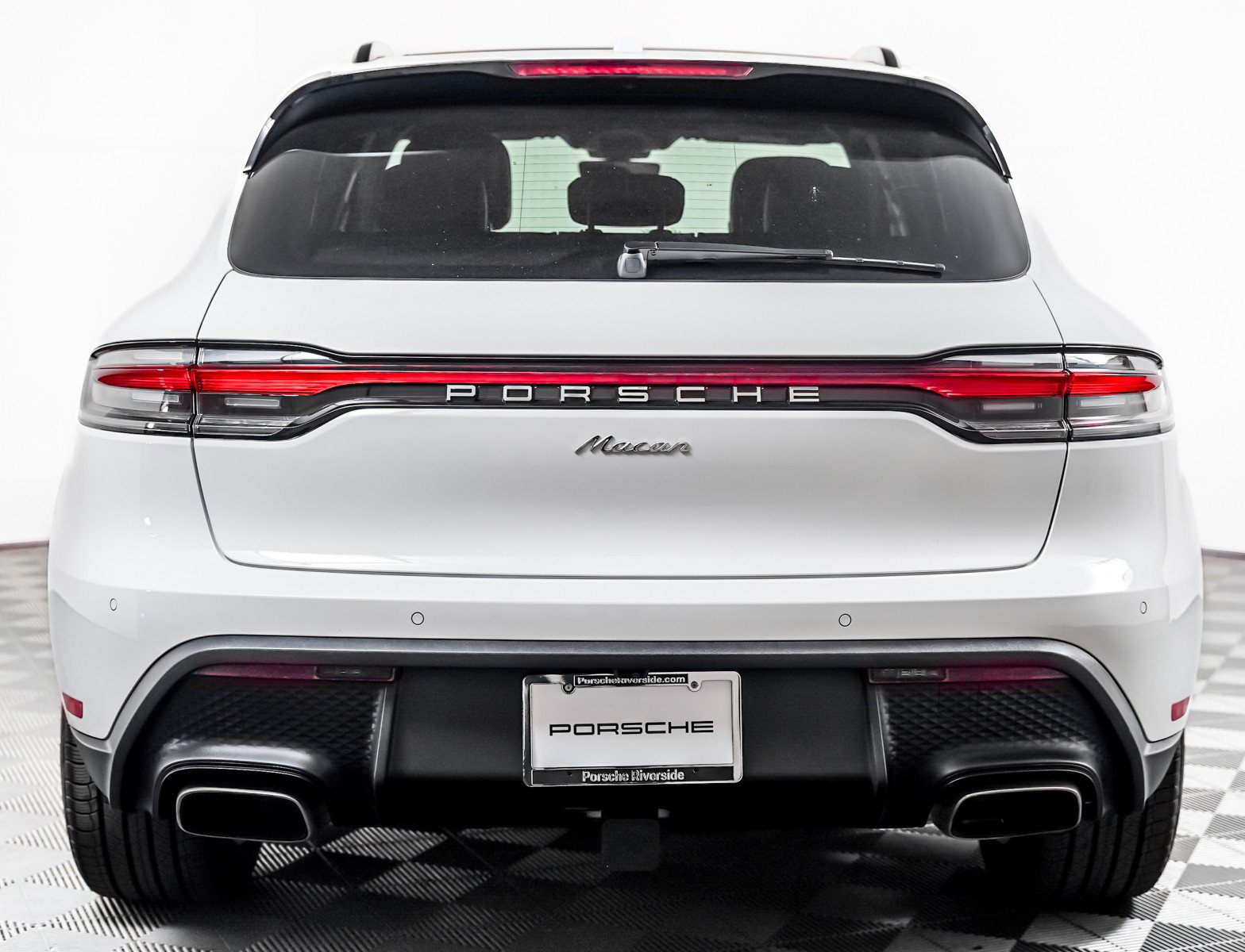 Certified 2026 Porsche Macan AWD/4WD image 10